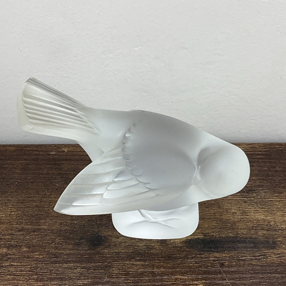 Vintage Lalique Figurine Bird Sparrow French Wings Out Crystal Signed